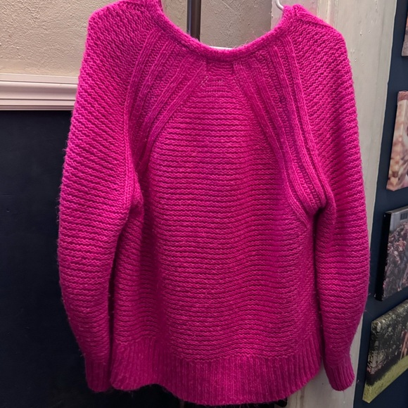 Hot pink oversized sweater - Picture 2 of 2